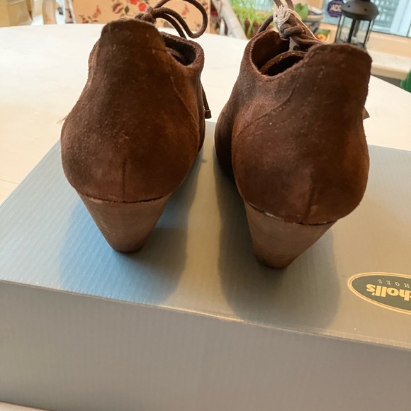 Dr.Scholls size 6.5 Brown Suade lace up, - Picture 4 of 6